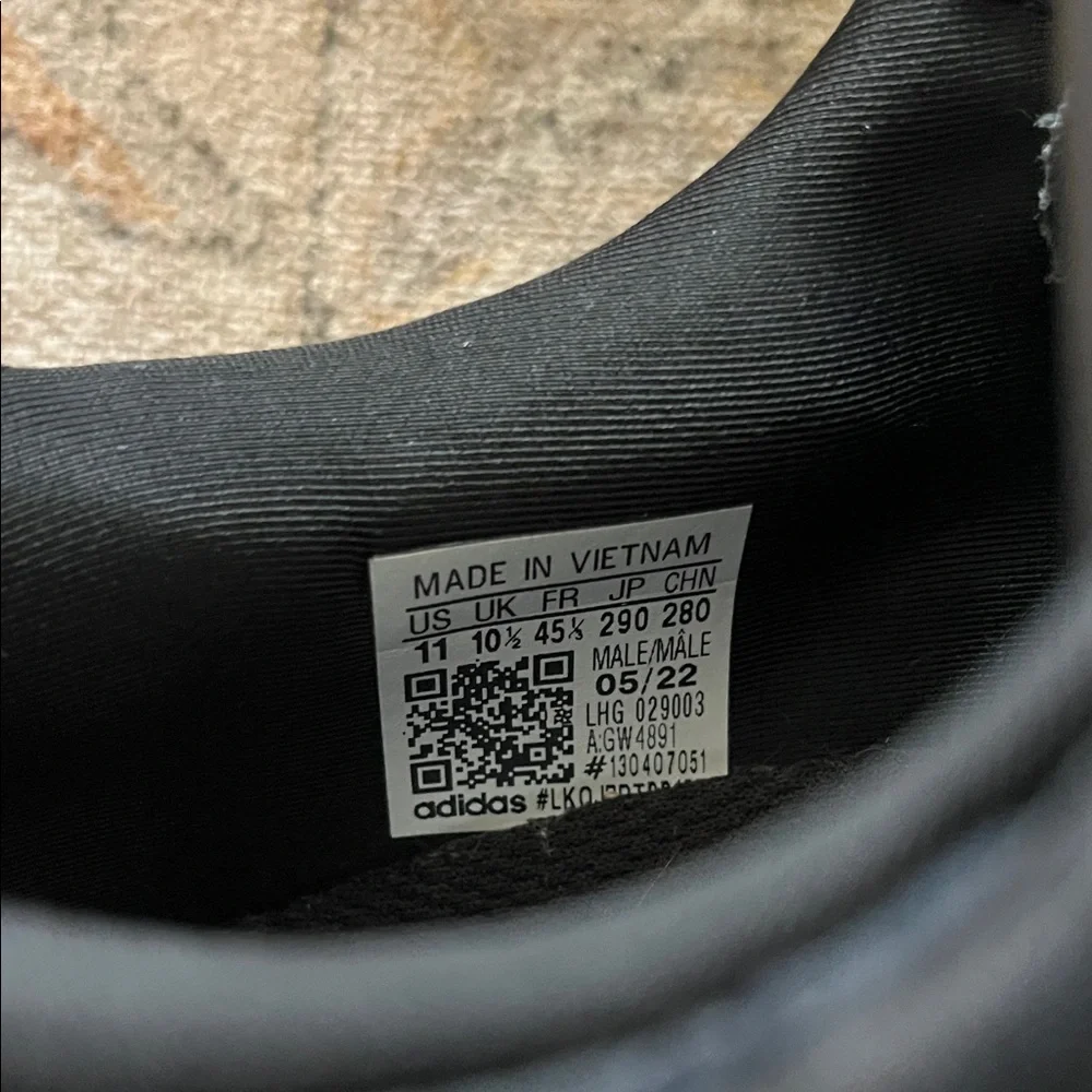 Adidas Men's Black and White Tyshawn Sneakers - Picture 6 of 8